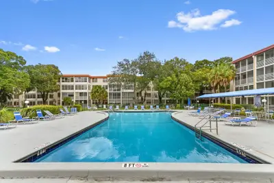 2650 NW 49th Ave #422, Lauderdale Lakes: photo 1 of 23