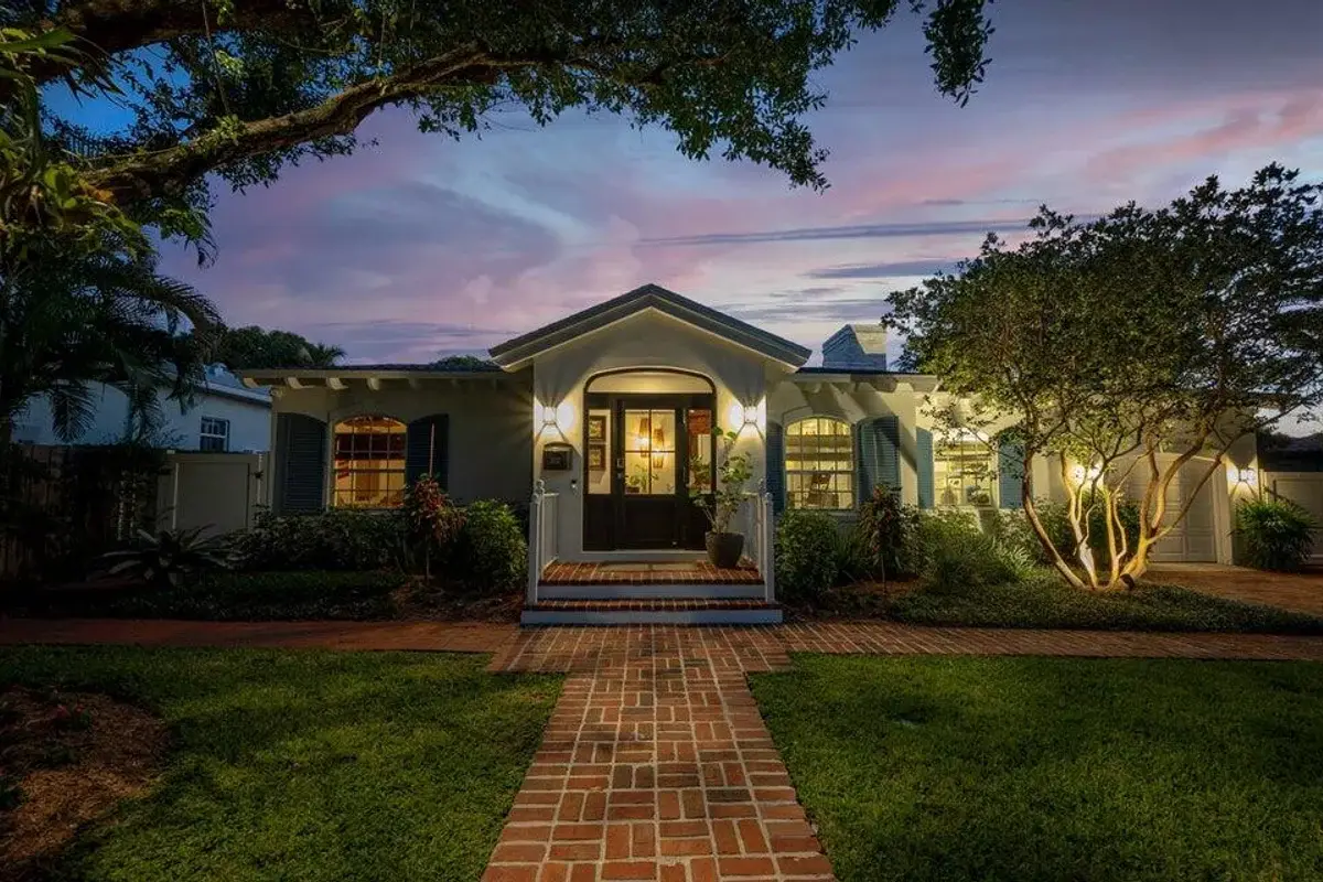 302 NW 16th St, Delray Beach: photo 1 of 52