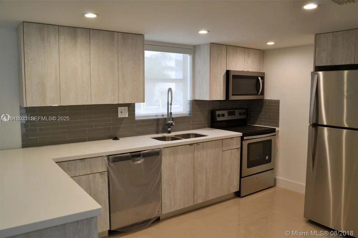 9375 Fontainebleau Blvd #L122, Miami: photo 1 of 20