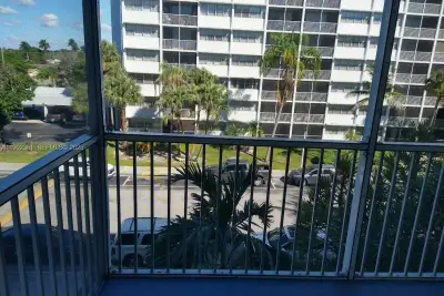 700 NW 214th St #403, Miami Gardens: photo 1 of 15