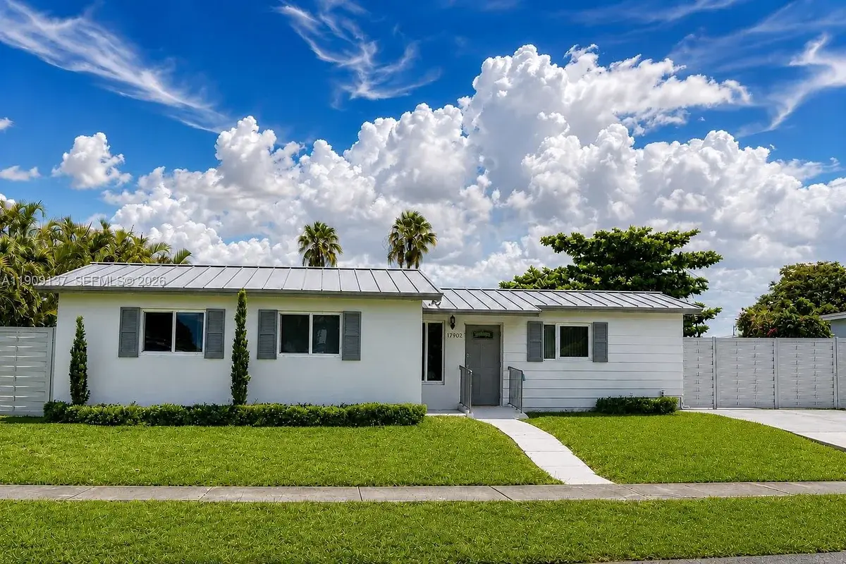 17902 NW 81st Ct, Hialeah: photo 1 of 30