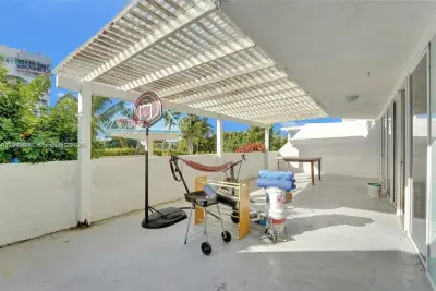 7601 E Treasure Dr #406, North Bay Village: photo 1 of 39