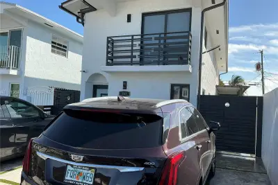 717 Tamiami Canal Rd, Miami: photo 1 of 15