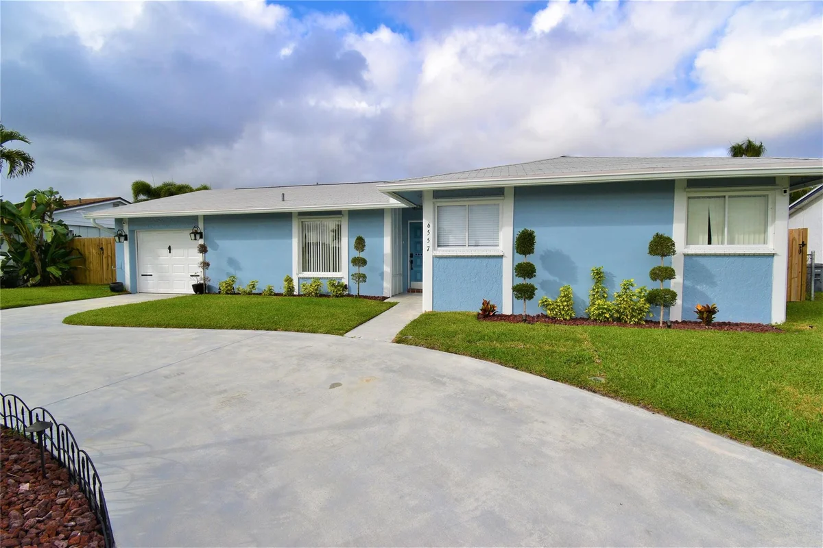 6557 Country Wood Way, Delray Beach: photo 1 of 25