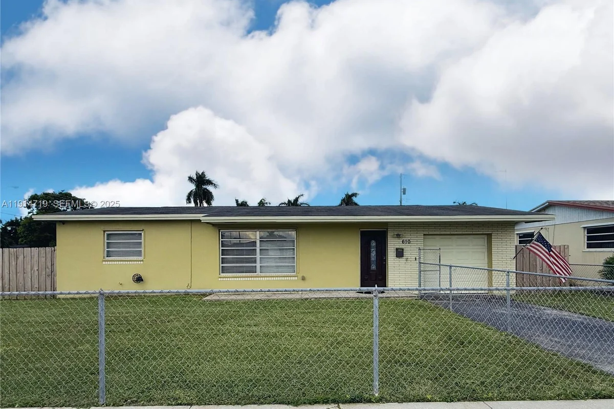 610 NW 17th St, Homestead: photo 1 of 29