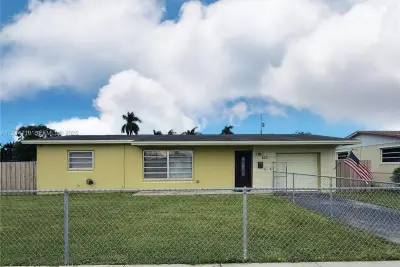 610 NW 17th St, Homestead: photo 1 of 29