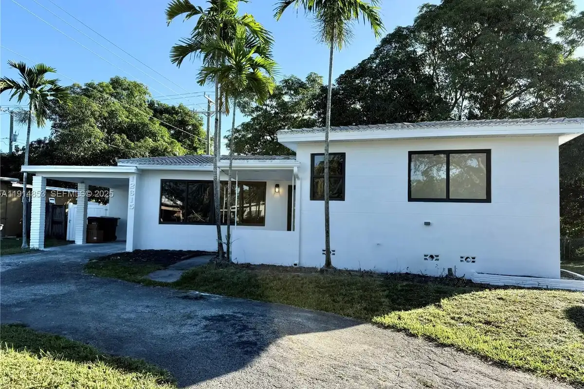 12615 N Miami Ave, North Miami: photo 1 of 48