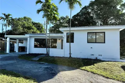 12615 N Miami Ave, North Miami: photo 1 of 48