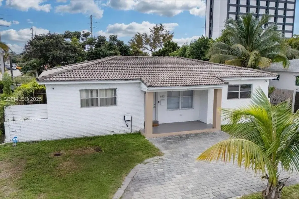 640 NE 168th St, North Miami Beach: photo 1 of 74