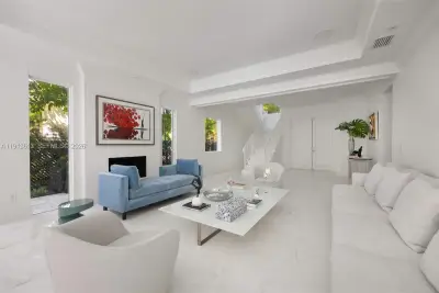 2760 Brickell Ct, Miami: photo 1 of 24
