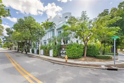1853 Jefferson Ave #6, Miami Beach: photo 1 of 18