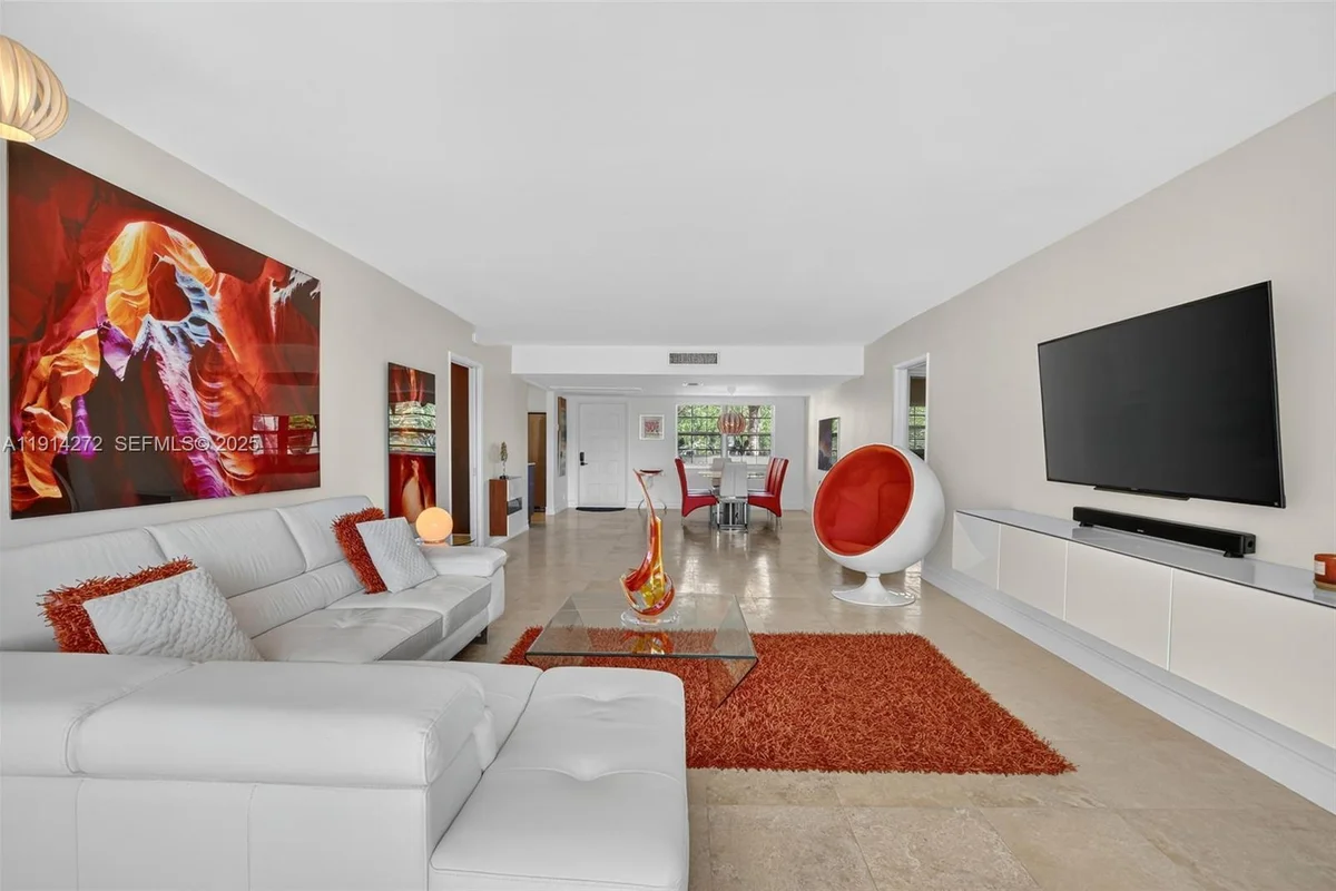 3611 Oaks Clubhouse Dr #202, Pompano Beach: photo 1 of 49