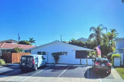 Home in Lauderdale-by-the-Sea: photo 1 of 9
