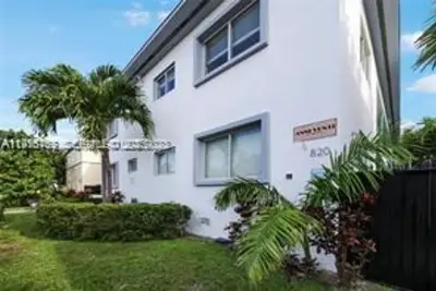 820 15th St #104, Miami Beach: photo 1 of 13