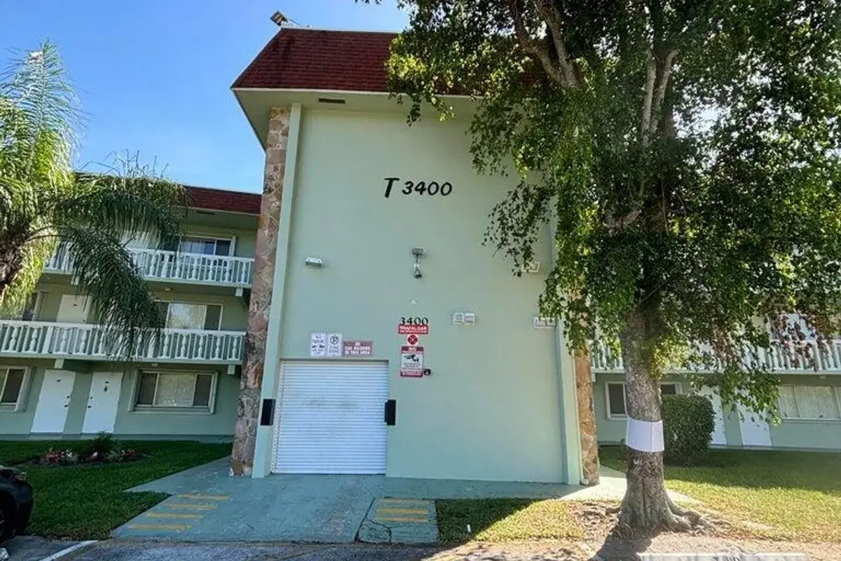 3400 Springdale Blvd #217, Palm Springs: photo 1 of 15