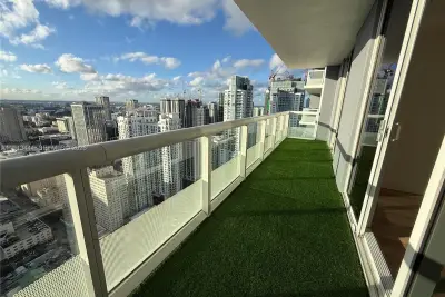 50 Biscayne Blvd #4807, Miami: photo 1 of 23