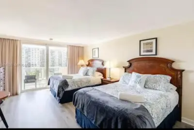 19201 Collins Ave #733, Sunny Isles Beach: photo 1 of 25
