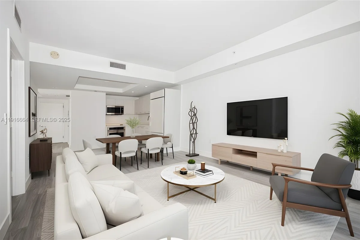 45 SW 9th St #1504, Miami: photo 1 of 33
