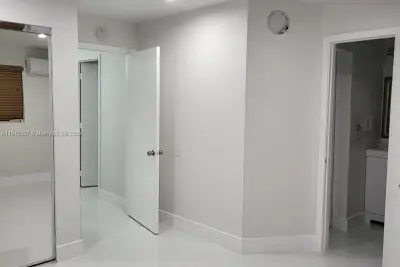 9375 SW 40th Ter #203, Miami: photo 1 of 7