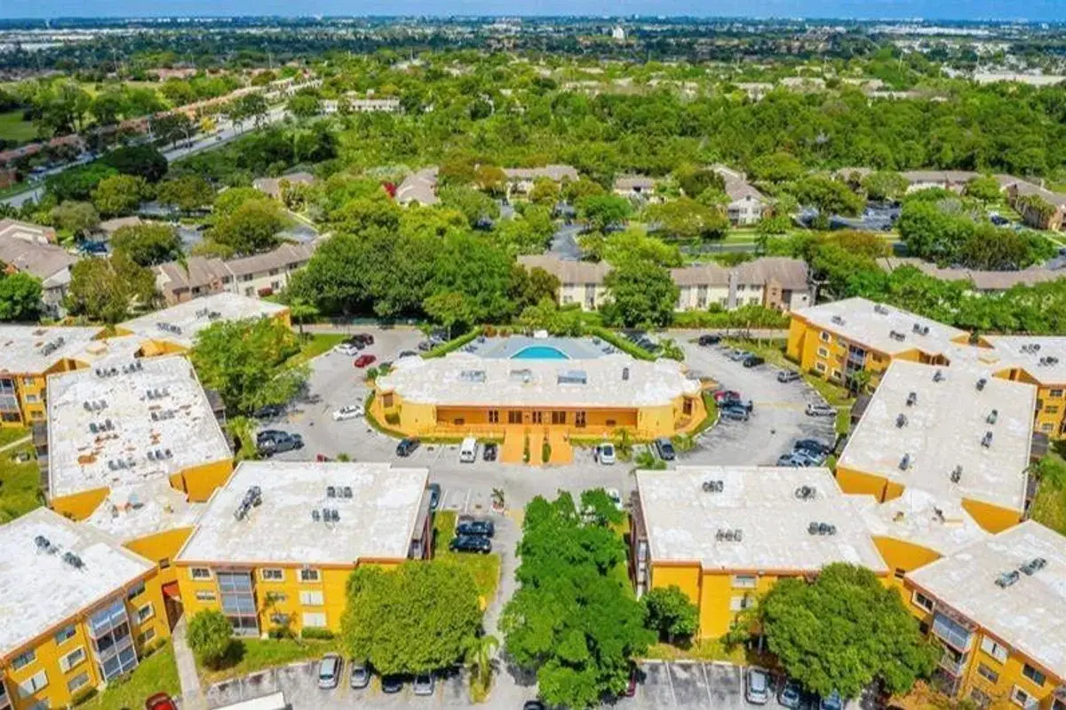 4374 NW 9th Ave #17-3b, Deerfield Beach: photo 1 of 21