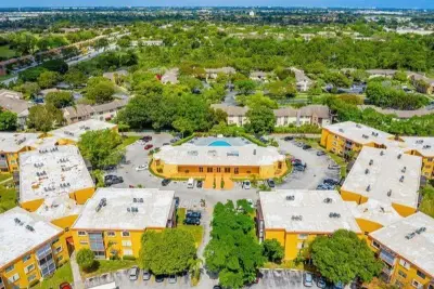 4374 NW 9th Ave #17-3b, Deerfield Beach: photo 1 of 21