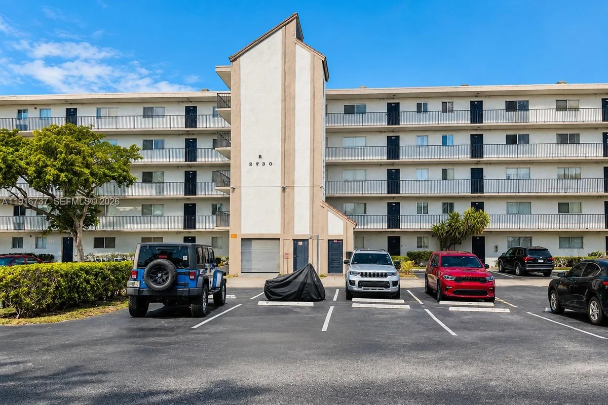8730 N Sherman Cir #407, Miramar: photo 1 of 10