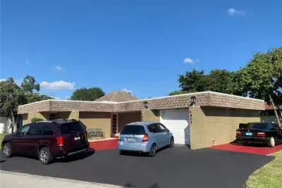 4802 Bayberry Ln, Tamarac: photo 1 of 24