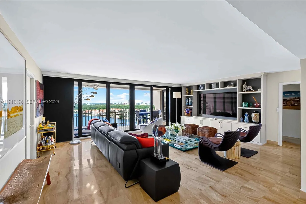 2 Grove Isle Dr #B1804, Miami: photo 1 of 50