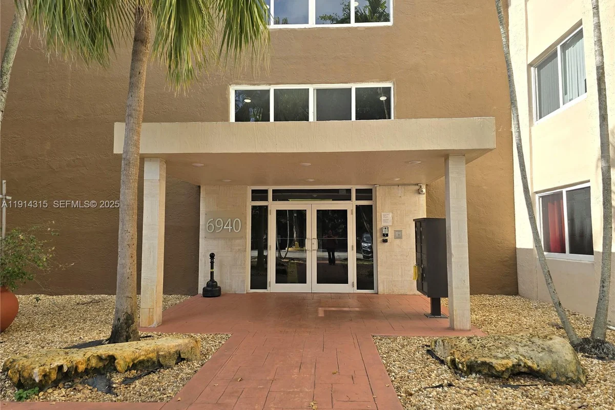 6940 Miami Gardens Dr #1-319, Hialeah: photo 1 of 37