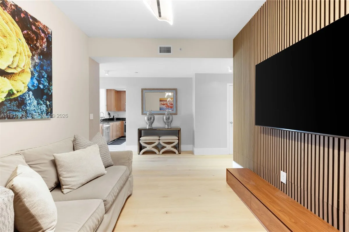3340 NE 190th St #909, Aventura: photo 1 of 41