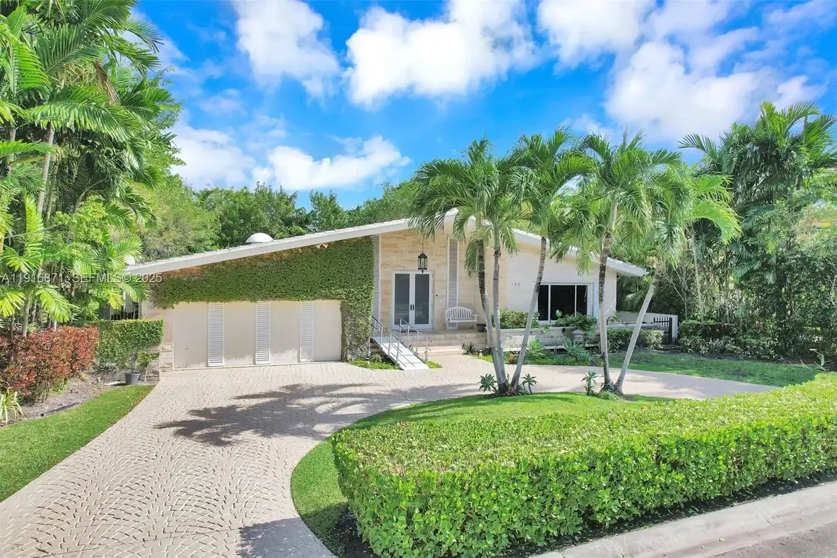145 Bal Bay Dr, Bal Harbour: photo 1 of 25