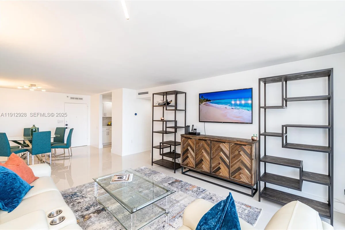 2780 NE 183rd St #2014, Aventura: photo 1 of 35