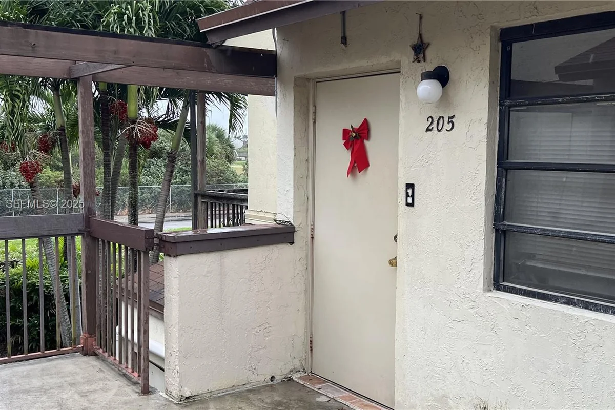 455 NW 210th St #205, Miami Gardens: photo 1 of 6
