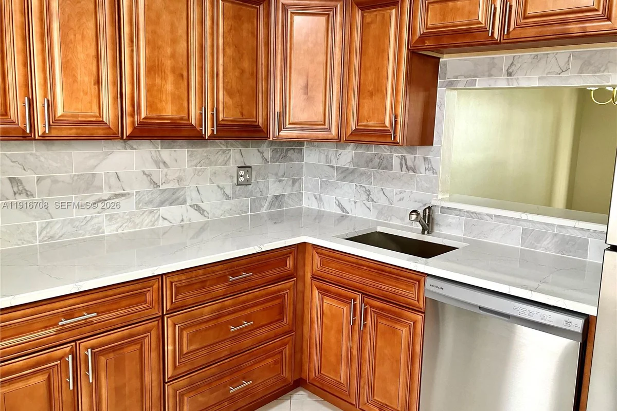 4270 NW 40th St #103, Lauderdale Lakes: photo 1 of 87