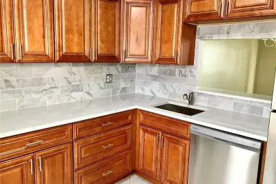 4270 NW 40th St #103, Lauderdale Lakes: photo 1 of 87