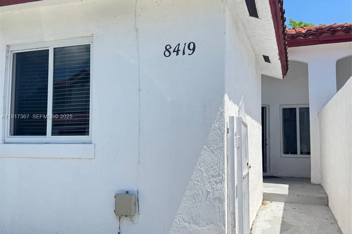 8419 SW 209th St, Cutler Bay: photo 1 of 30