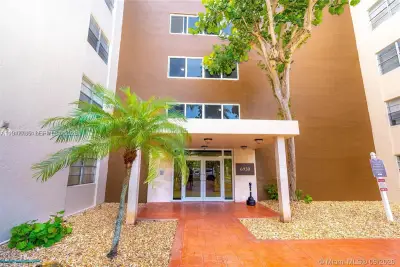 6930 Miami Gardens Dr #1-410, Hialeah: photo 1 of 15