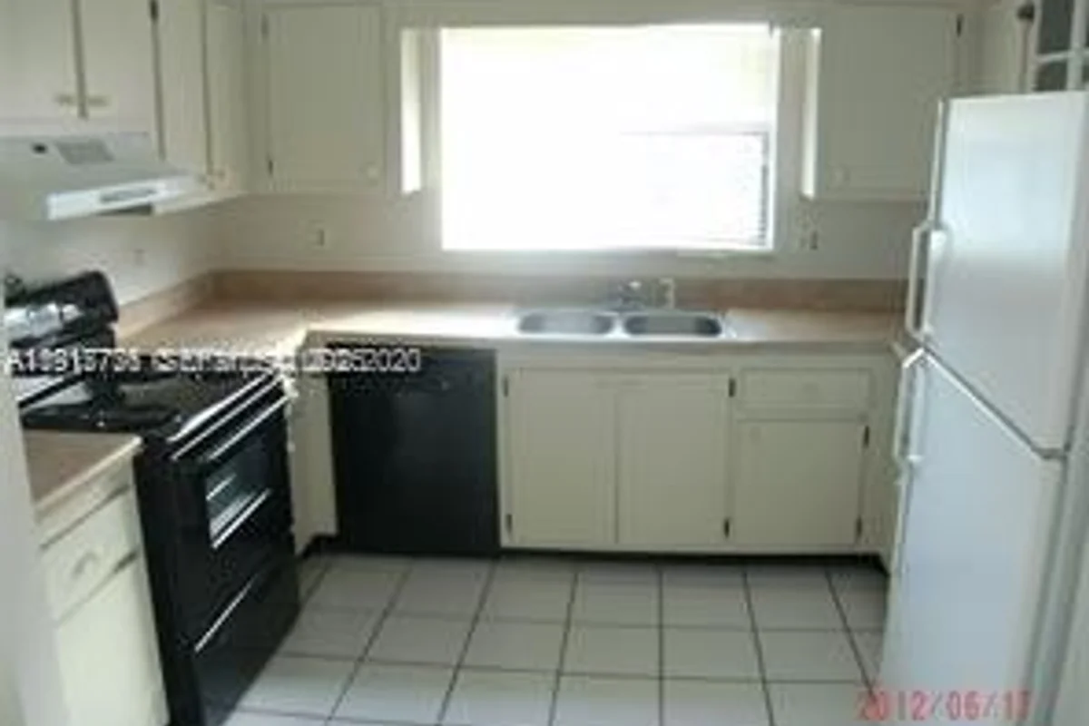 1338 White Pine Dr, Wellington: photo 1 of 5