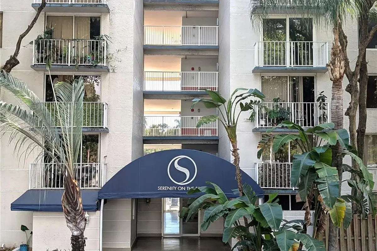 1740 NW North River Dr #329, Miami: photo 1 of 20