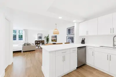 2301 Collins Ave #323, Miami Beach: photo 1 of 32
