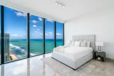 18555 Collins Ave #5105, Sunny Isles Beach: photo 1 of 58