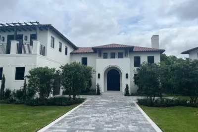 1221 Anastasia Ave, Coral Gables: photo 1 of 2