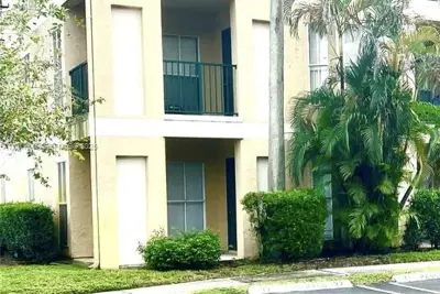 977 Riverside Dr #211, Coral Springs: photo 1 of 8