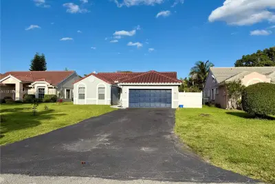 1060 New Parkview Pl, Haverhill: photo 1 of 24