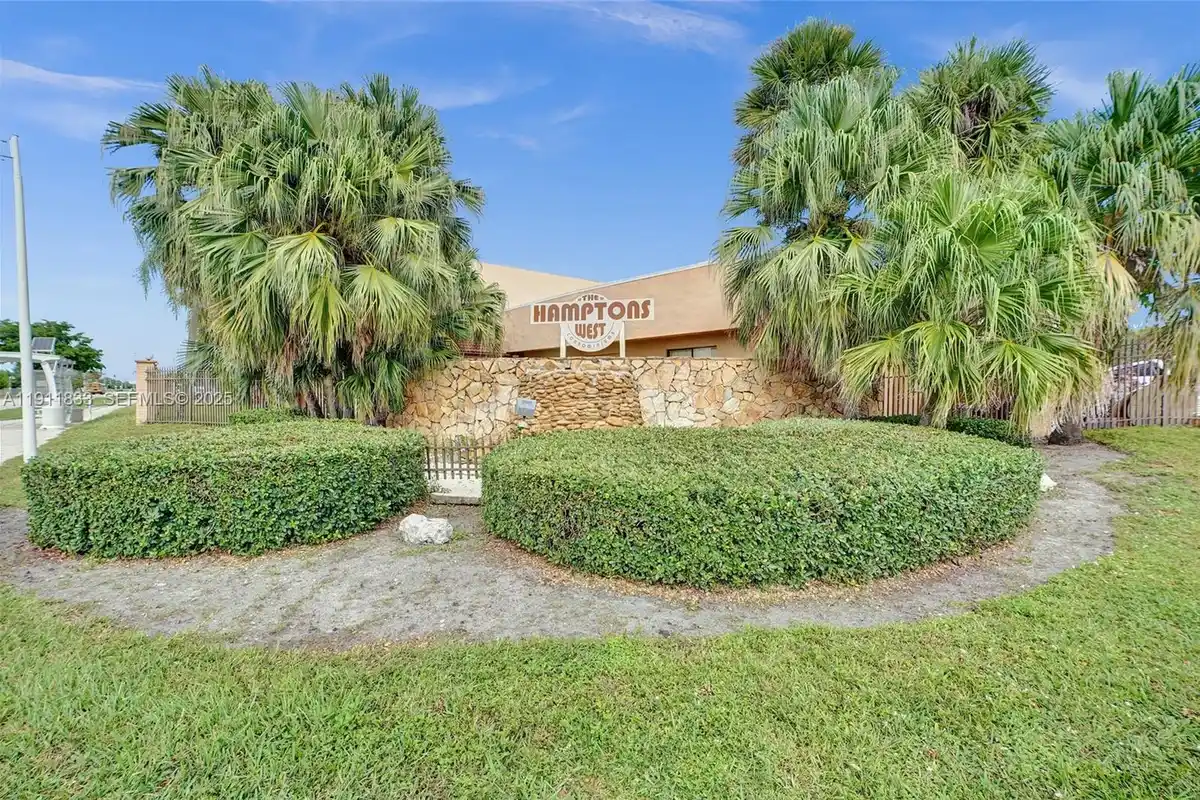 8010 Hampton Blvd #211, North Lauderdale: photo 1 of 25