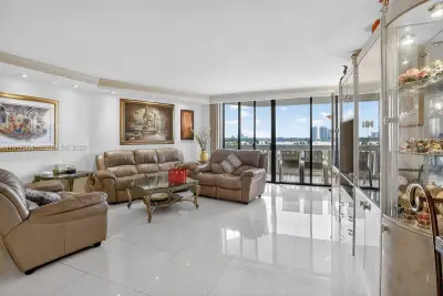 1000 Island Blvd #602, Aventura: photo 1 of 81
