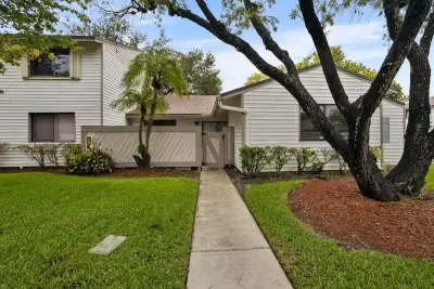 9824 NW 36th St, Sunrise: photo 1 of 18