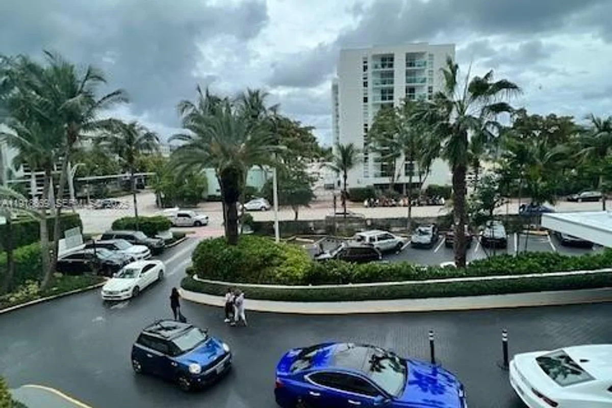 1000 West Ave #225, Miami Beach: photo 1 of 9