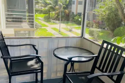1355 NE 167th St #209, Miami: photo 1 of 15