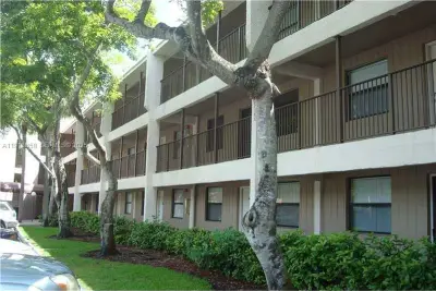 8715 Shadow Wood Blvd #211, Coral Springs: photo 1 of 20